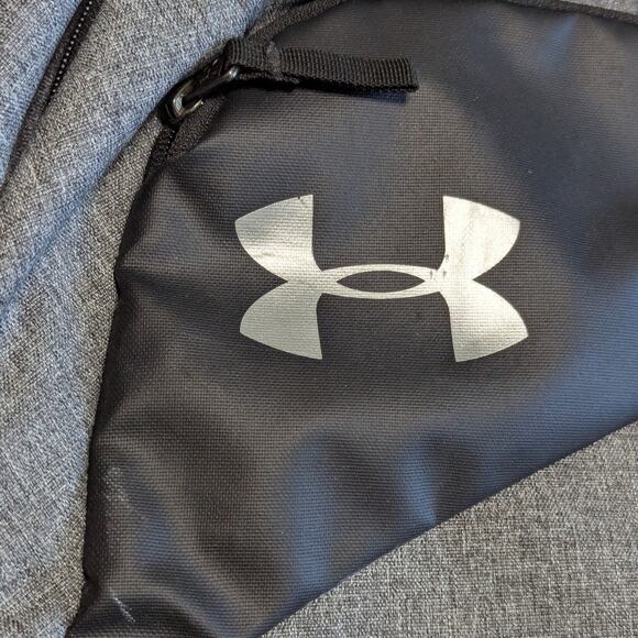 Under Armour Hustle 4.0 Backpack Gray Black Bag Activewear Gym Workout Travel - Picture 3 of 7